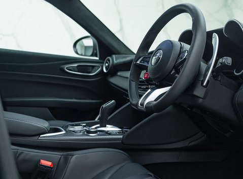 Alfa Romeo Giulia GTAm 13