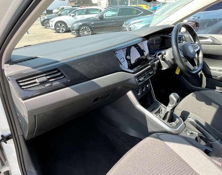 Volkswagen Polo 1.0 Polo Life 5dr 17