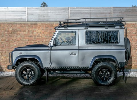 Land Rover Defender 90 TD XS Station Wagon 2