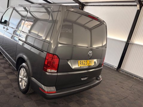 Volkswagen Transporter 2.0 TDI T30 Highline DSG FWD SWB Euro 6 (s/s) 5dr 38