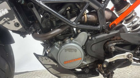 KTM Duke 2017 19K SPARES OR REPAIR PROJECT NAKED SUPERMOTO BIKE 125CC 25