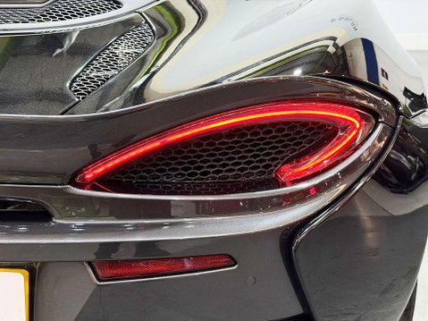 McLaren 570 3.8T V8 Coupe 2dr Petrol SSG Euro 6 (s/s) (570 ps) 35