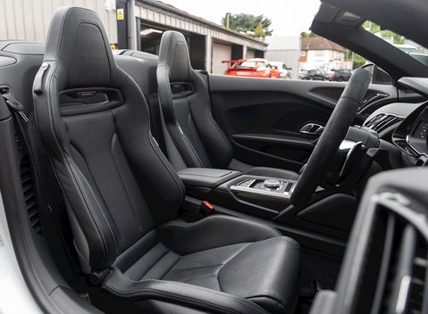 Audi R8 V10 Plus Spyder 14