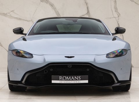 Aston Martin V8 Vantage 4