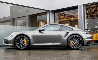 Porsche 911 Turbo S (992) 3