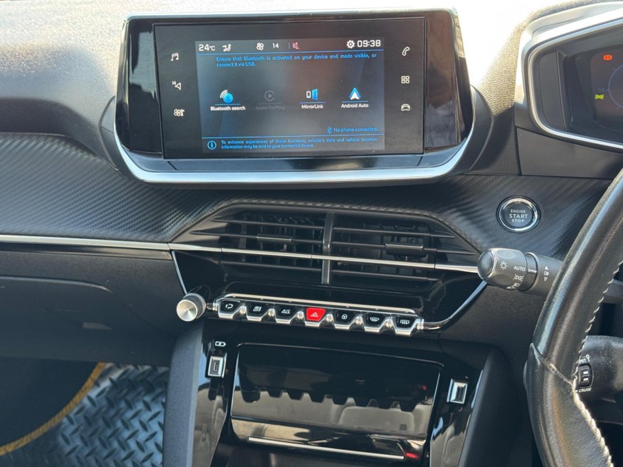 2020 Peugeot 208 — image 14