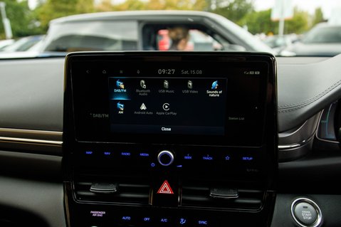 Hyundai IONIQ PREMIUM SE MHEV 18
