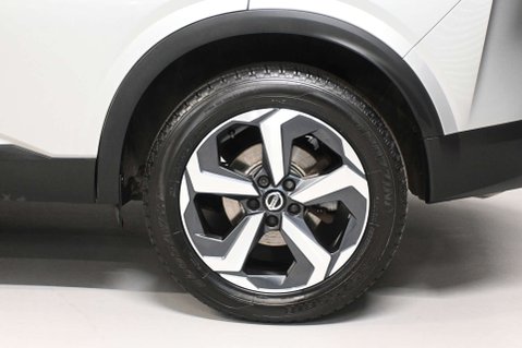 Nissan Qashqai 1.3 Qashqai N-Connecta DiG-T MHEV CVT 5dr 18
