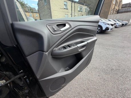 Ford Kuga ZETEC TDCI 12
