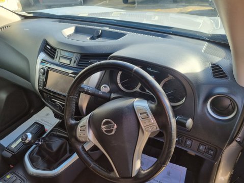Nissan Navara DCI N-CONNECTA SHR DCB 9