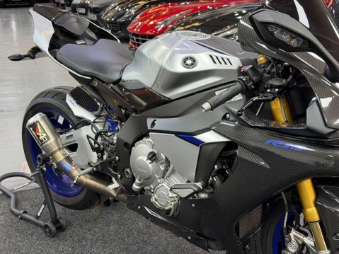 Yamaha R1M 1000 Super Sports Petrol Manual (200 ps) 11