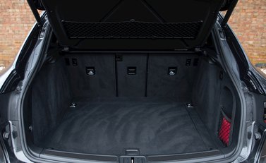 Porsche Macan Turbo 30