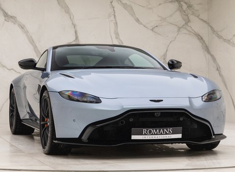 Aston Martin V8 Vantage 1