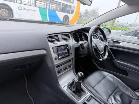 Volkswagen Golf SE TDI BLUEMOTION TECHNOLOGY 8
