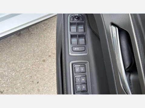Jaguar XF 3.0 XF V6 S D Auto 4dr 29