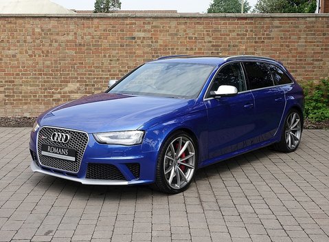 Audi RS4 Avant 4
