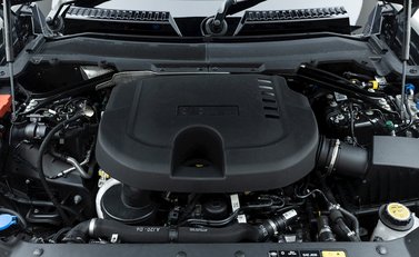 Land Rover Defender 90 X D300 26