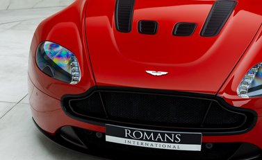Aston Martin V12 Vantage S Roadster 32