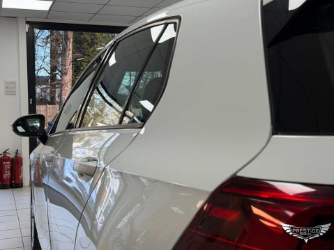 Volkswagen Golf 1.5 TSI Life Euro 6 (s/s) 5dr 11