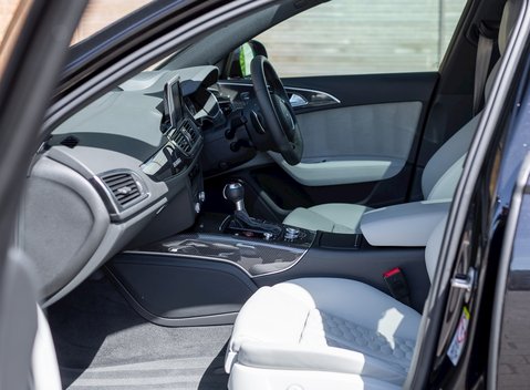 Audi RS6 Avant Performance 16