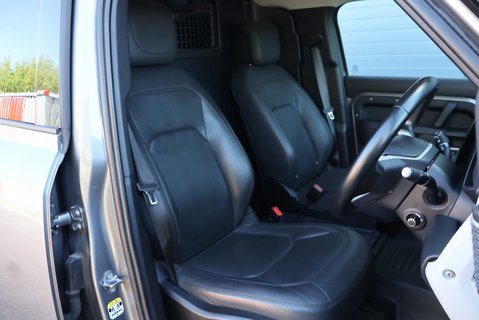 Land Rover Defender 110 HARD TOP MHEV expedition model ask about rear seat conversion 17