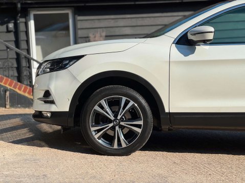 Nissan Qashqai 1.3 DIG-T N-Connecta SUV 5dr Petrol Manual Euro 6 (s/s) (160 ps) 11