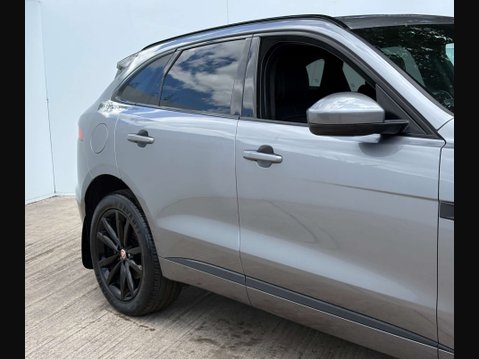 Jaguar F-Pace 2.0 F-PACE Chequered Flag AWD D Auto 4WD 5dr 6