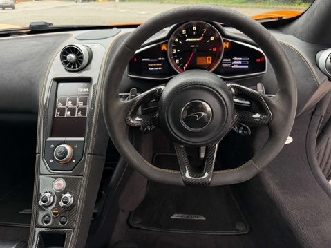 McLaren MP4-12C 3.8T V8 Coupe 2dr Petrol SSG 35