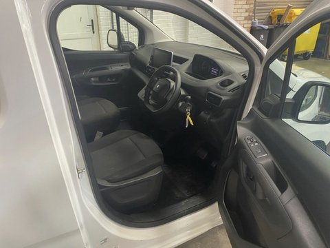 Peugeot Partner PROFESSIONAL PREMIUM PLUS L1 12
