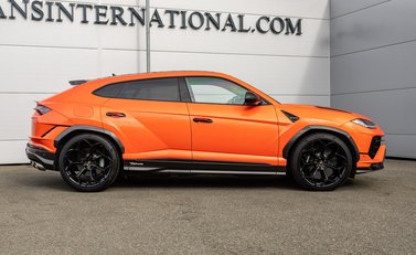 Lamborghini Urus PERFORMANTE 3