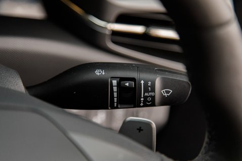 Hyundai IONIQ PREMIUM SE MHEV 13