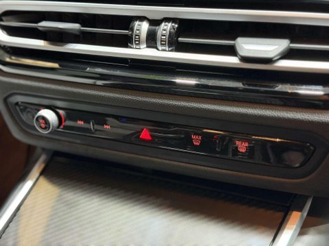 BMW M3 3.0 BiTurbo Competition Saloon 4dr Petrol Steptronic M xDrive Euro 6 (s/s) 33