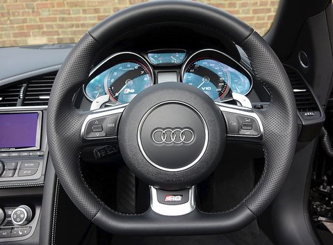 Audi R8 V10 Spyder 2