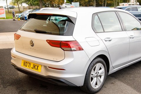Volkswagen Golf LIFE ETSI DSG 7