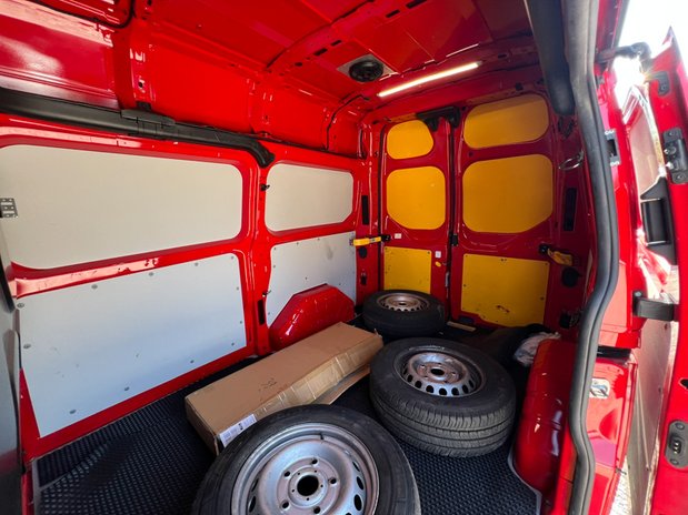 Ford Transit Custom SWB L1H2 High Roof Leader Air Con Alloys Sensors Cam EURO 6 NO VAT 12