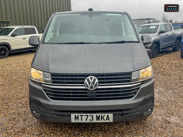 Volkswagen Transporter AUTO SWB L1H1 Low Roof Highline T30 Air Con Alloys Sensors EURO 6 39