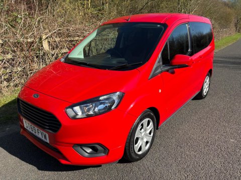 Ford Tourneo Courier ZETEC TDCI 10