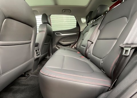 MG ZS EV 72kWh TROPHY 17