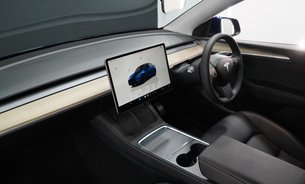 Tesla Model Y PERFORMANCE AWD Full Self Driving AutoPark & Summon GROK AI One Owner VAT Q 15