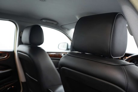 Jaguar XJ 3.0 XJ Sovereign V6 Auto 4dr 32