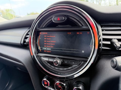 Mini Hatch COOPER D [CHILI + MEDIA XL PACKS] 14