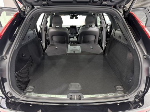 Volvo XC60 B5 ULTRA BLACK EDITION AWD 27