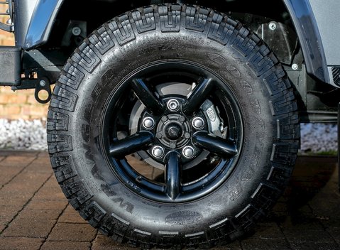 Land Rover Defender 90 TD XS Station Wagon 10