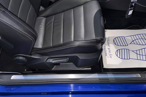 Volkswagen Golf R TSI DSG -DEMO +1 OWNER -AKRAPOVIC-EVERY EXTRA -PAN ROOF-PRO NAV-PRETORIAS 35