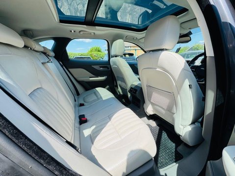Jaguar F-Pace 2.0 D240 Portfolio SUV 5dr Diesel Auto AWD Euro 6 (s/s) (240 ps) 16