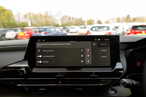 Citroen C5 X PURETECH SHINE PLUS S/S EAT8 23