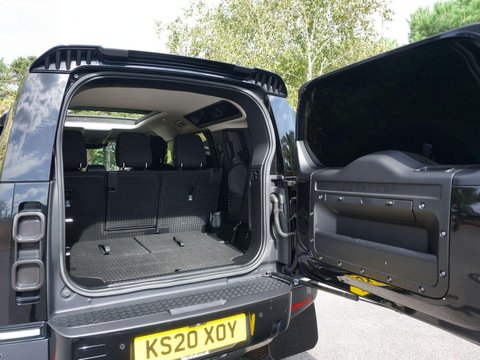 Land Rover Defender 2.0 SD4 S Auto 4WD Euro 6 (s/s) 5dr 16