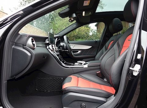 Mercedes-Benz C Class C63 Saloon 14