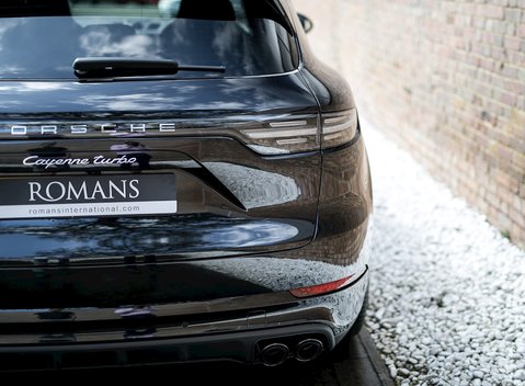 Porsche Cayenne Turbo (New Model) 24