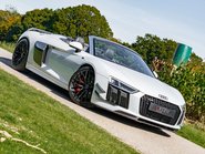 Audi R8 5.2 R8 Spyder Quattro V10 Semi-Auto 4WD 2dr 20